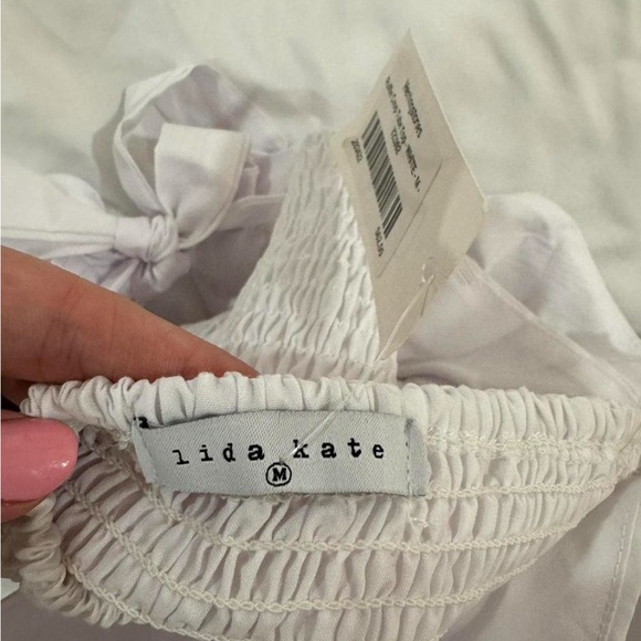 Chic White Ruffled Top - Picture 5 of 6